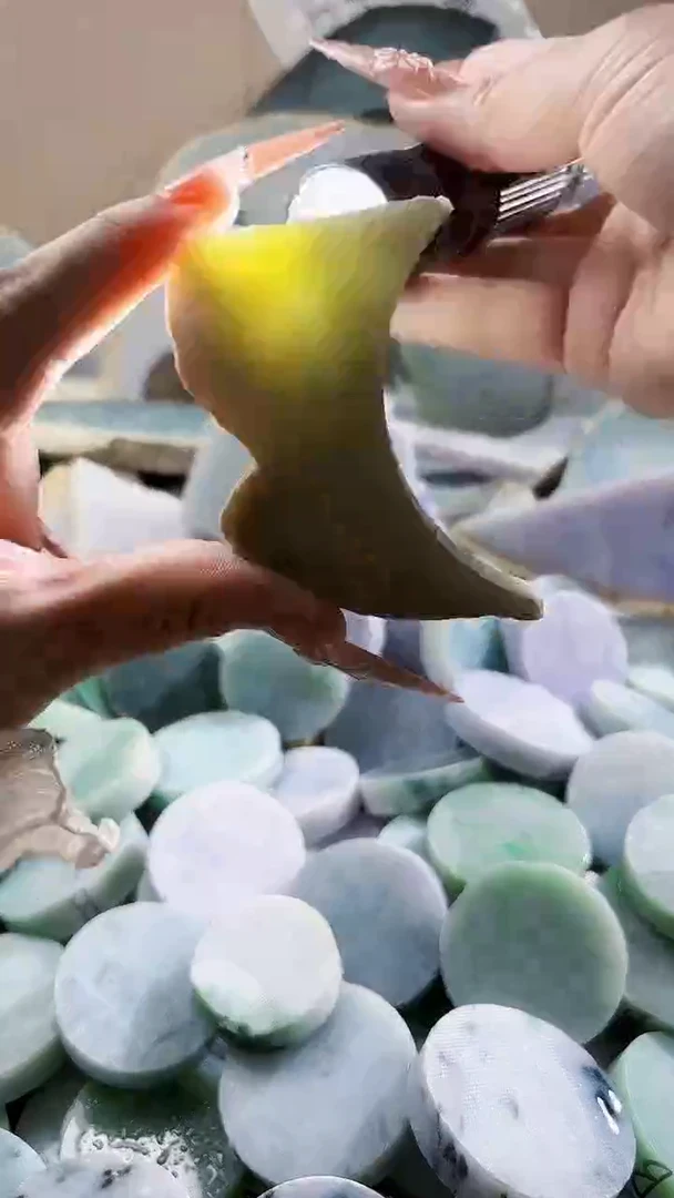 翡翠未镶嵌颈饰翡翠A货 江谭924