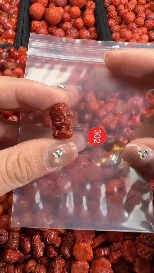 【闪购商品】南红玛瑙未镶嵌颈饰1