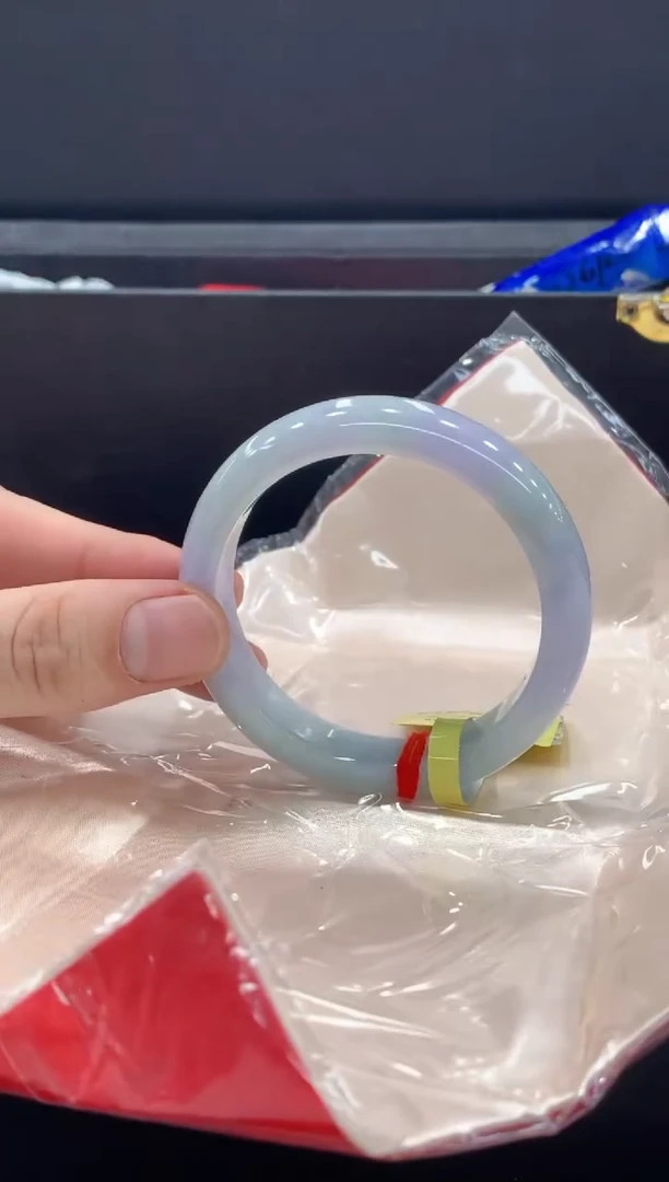 翡翠手镯未镶嵌手镯