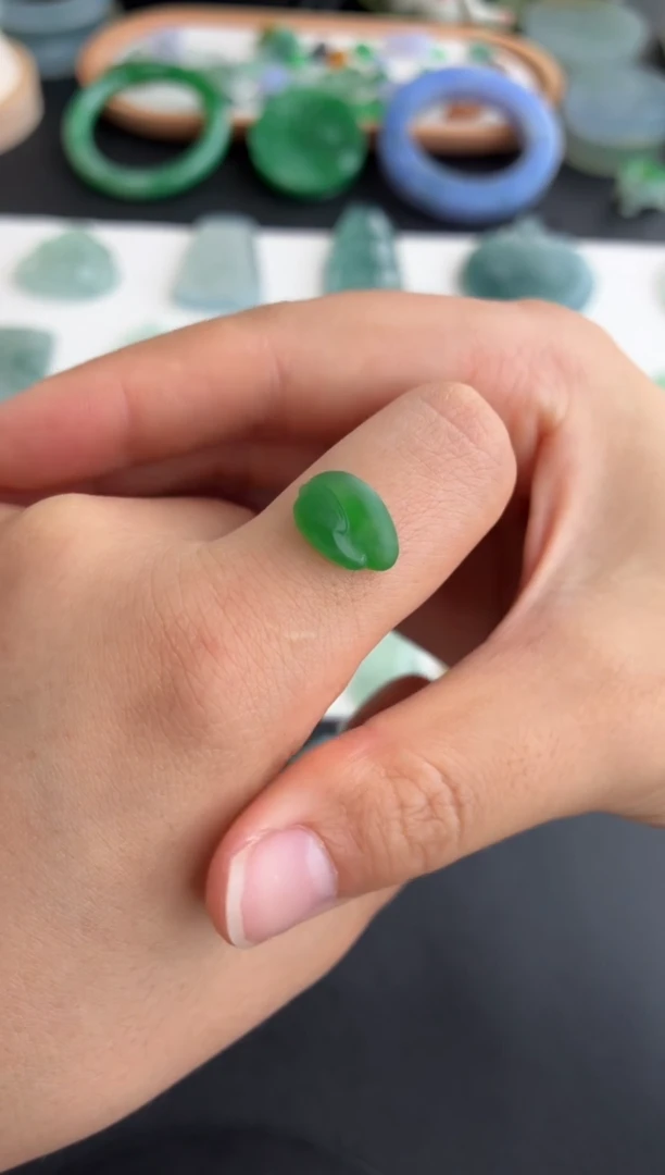 定制翡翠未镶嵌翡翠