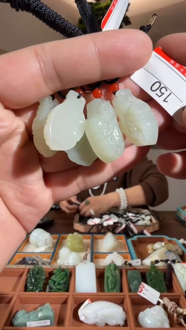 颈饰未镶嵌和田玉1多样性发货，发其中一件