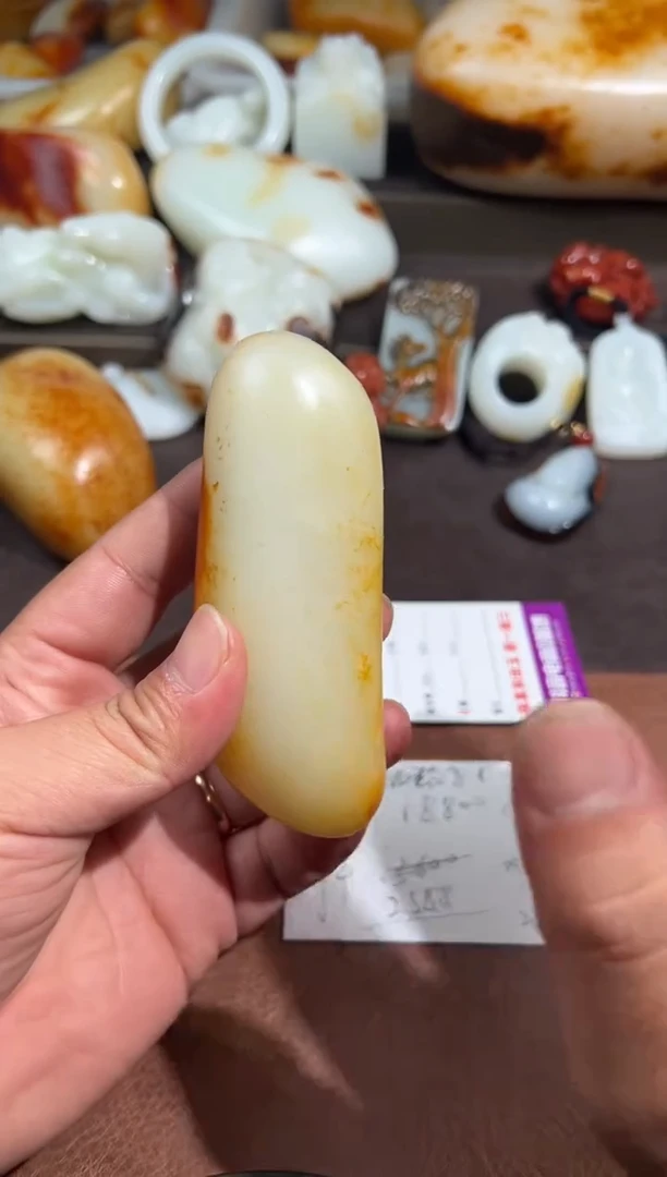 未镶嵌和田玉把件纪**.和田玉