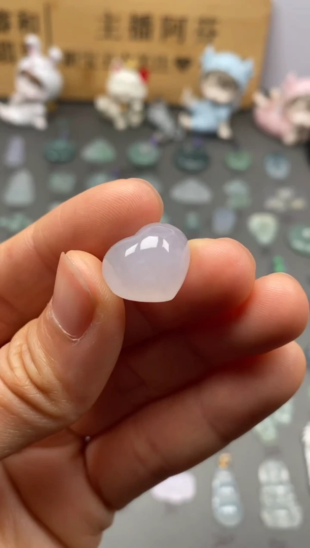 【闪购商品】翡翠颈饰未镶嵌桃心/芬