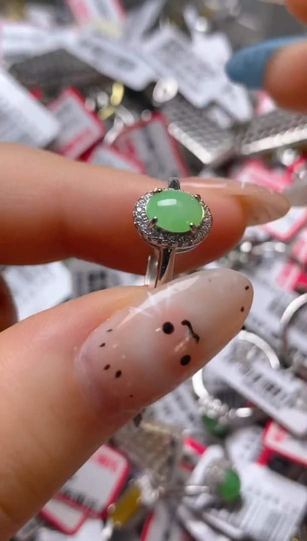 银S925镶嵌戒指翡翠百内无证书