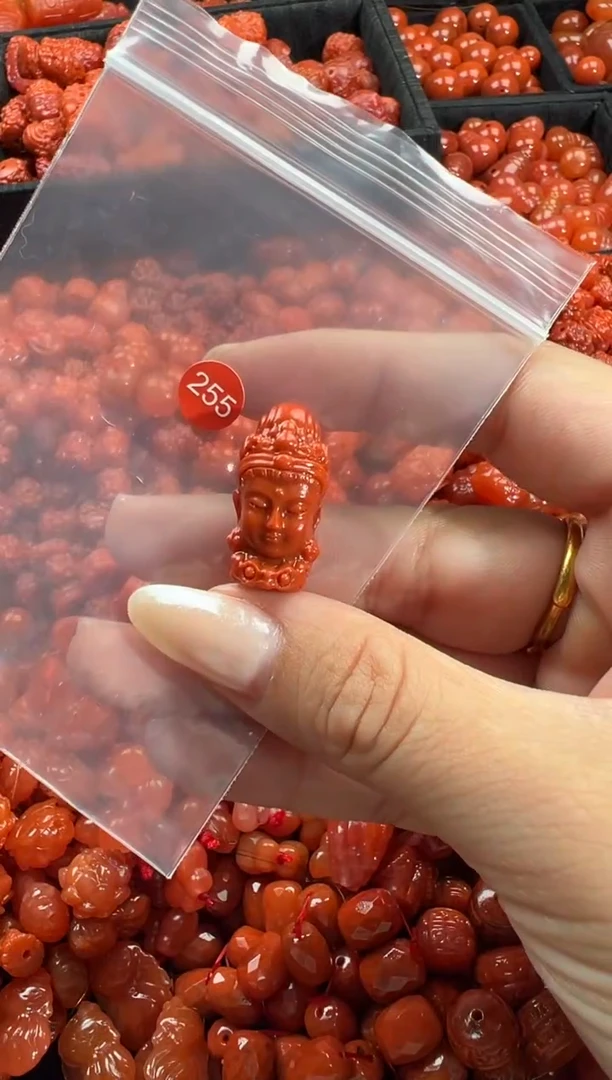 颈饰未镶嵌南红玛瑙1