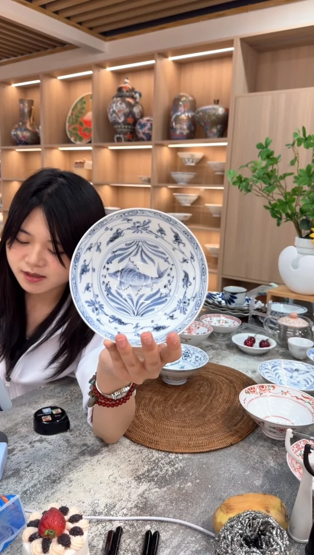 瓷片HD-36 安南手見込魚図 平碗