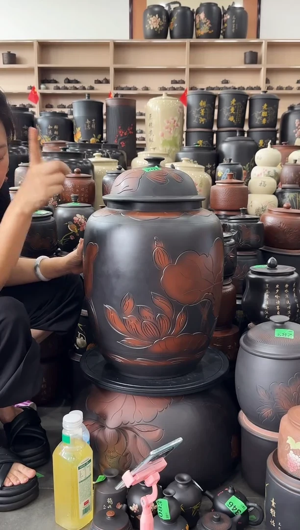 罐完品 线雕荷花三号将军盖茶缸高53cm   102