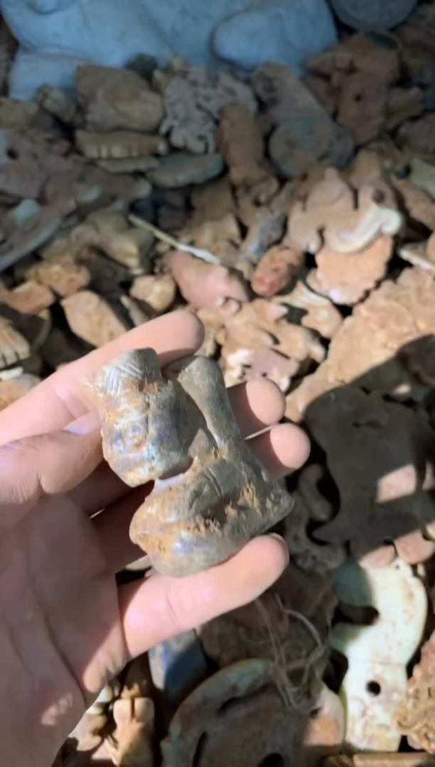 和田玉（糖玉）未镶嵌挂件正在上链接