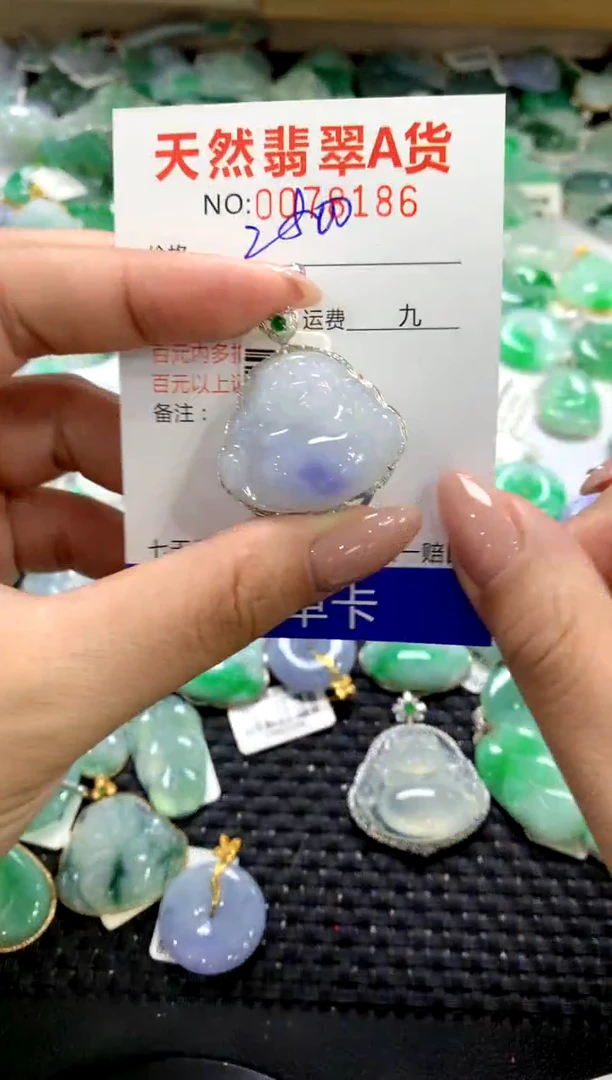 颈饰18K金镶嵌翡翠1111111111111111