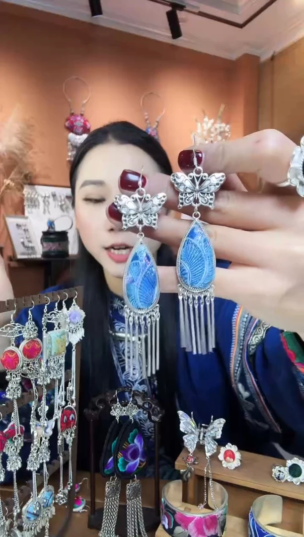 【闪购商品】刺绣纯手工民族风耳环