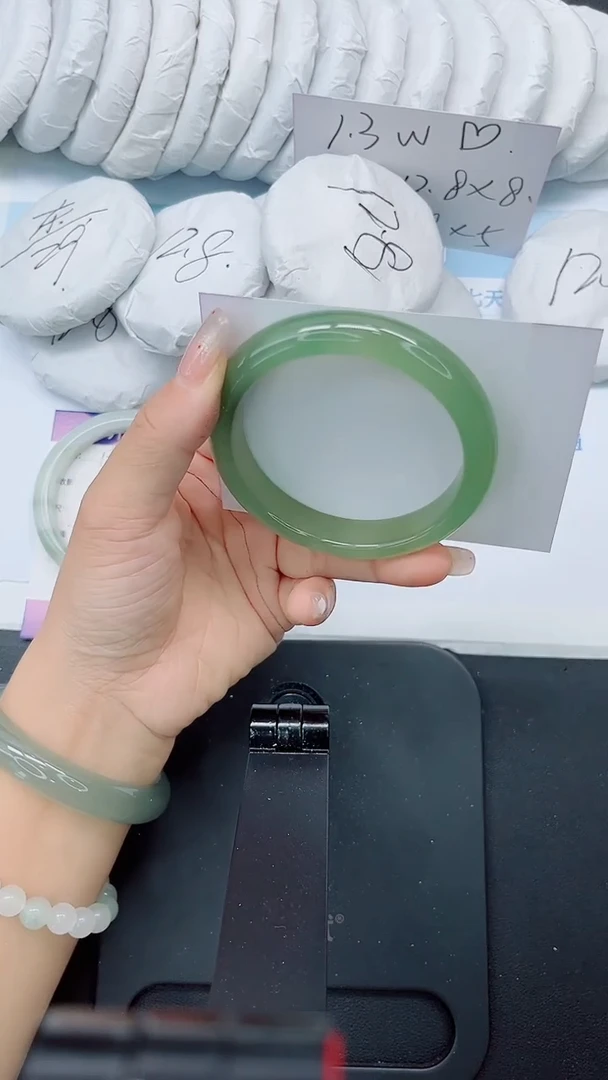 石英质玉手镯未镶嵌152-58