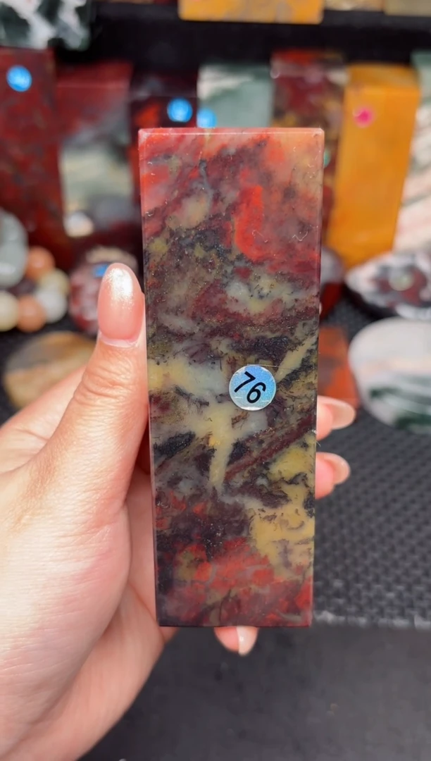 玉 桂林鸡血创意摆件装饰 编号：76