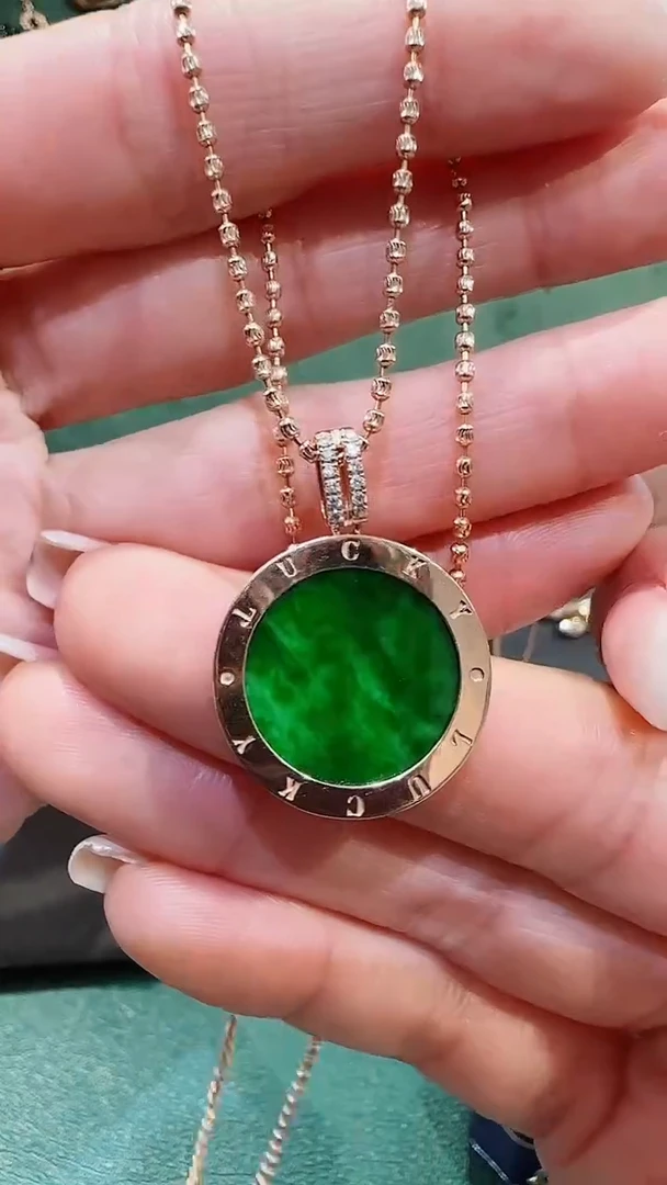 【闪购商品】翡翠吊坠(不含链)18K金镶嵌翡翠吊坠多样性发货发其一