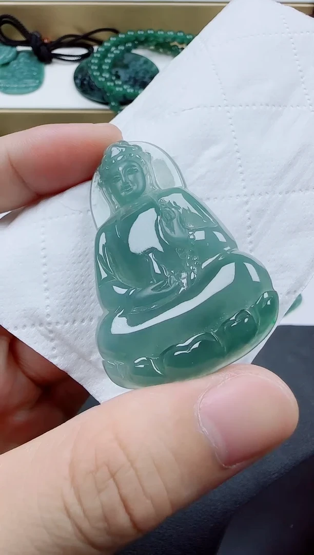 翡翠未镶嵌颈饰素衣多样性发货随机一件发货