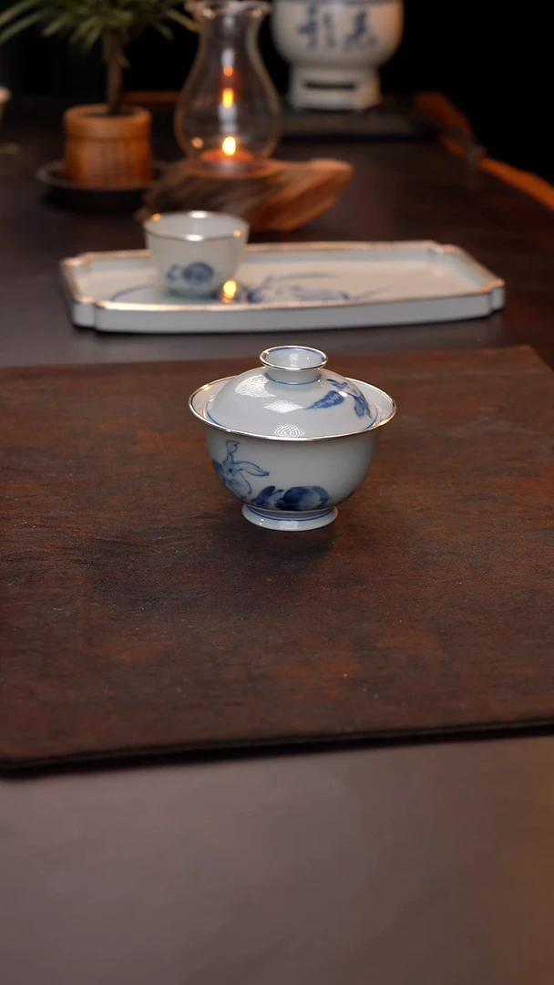 景德镇仿明青花手绘大白兔盖碗三包银口