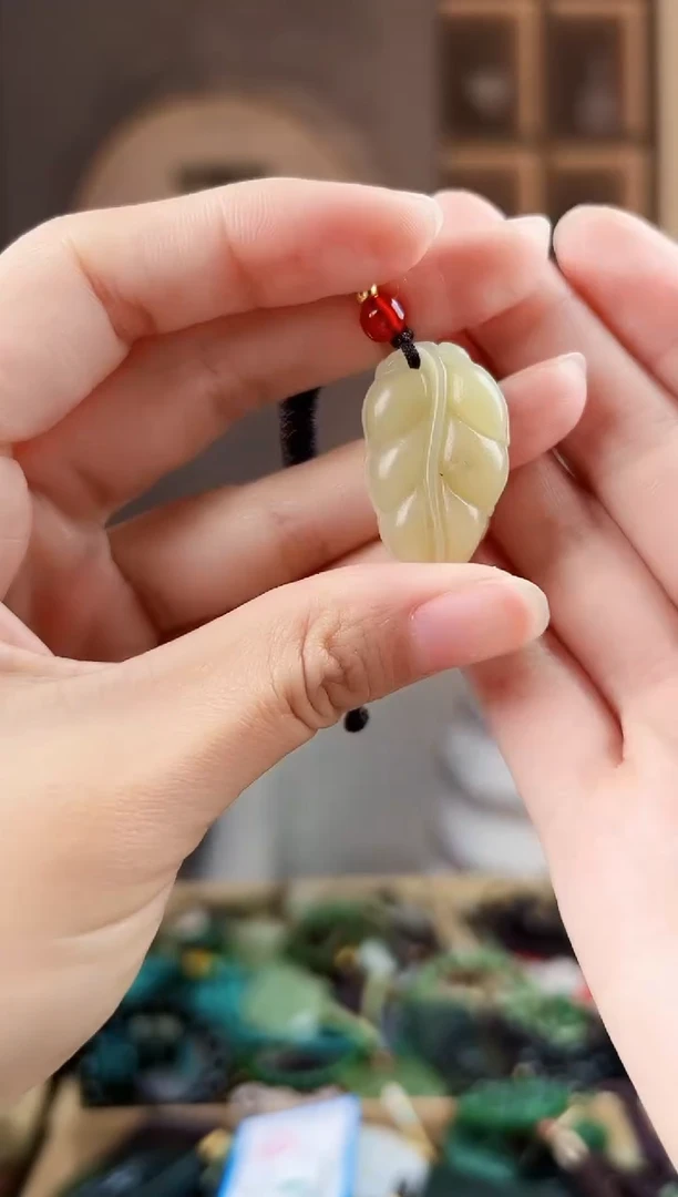 颈饰未镶嵌和田玉拍一发一，多样性发货