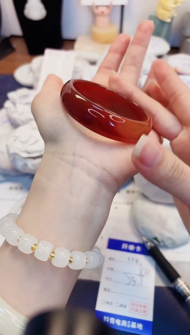 【闪购商品】石英质玉手镯未镶嵌175-玛瑙-圈口53