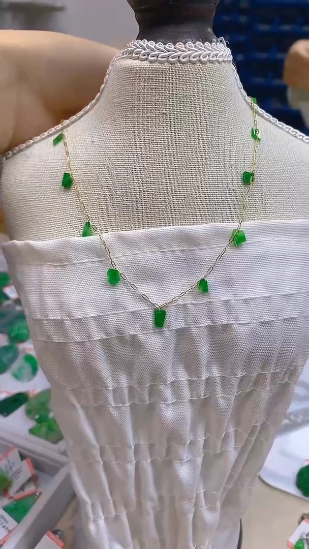 颈饰18K金镶嵌翡翠新号开播 全场乱卖