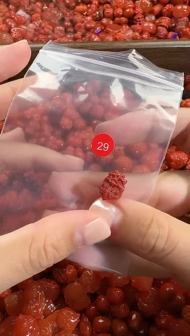 颈饰未镶嵌南红玛瑙1