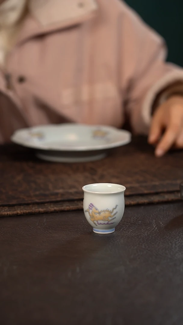 【闪购商品】杯活动价聚澜堂斗彩小鹿玉兰杯 黄回眸