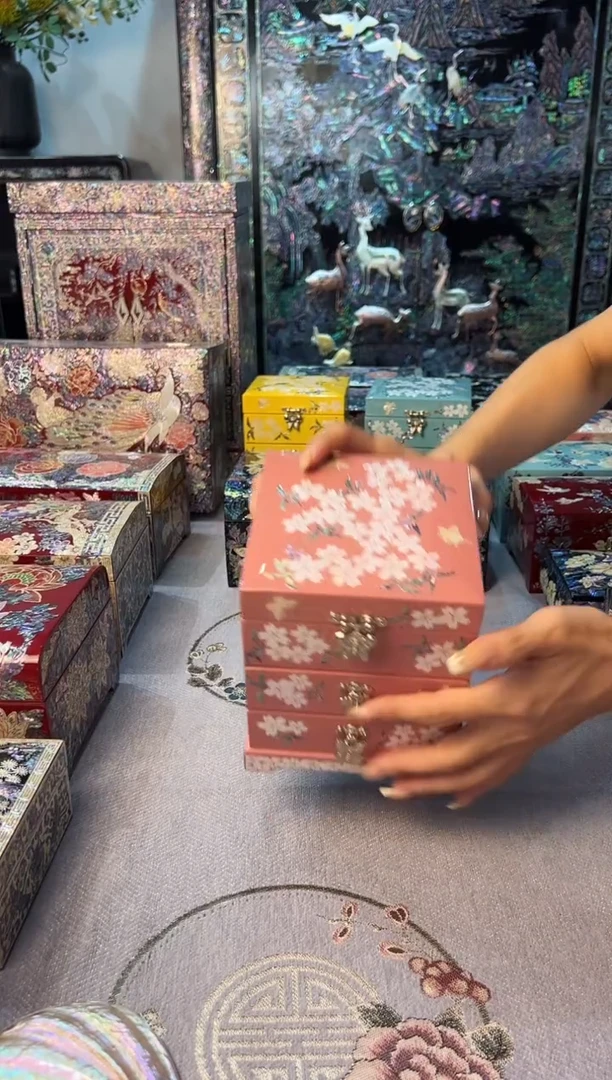 绒布底·弘贝雅螺钿漆器文化馆