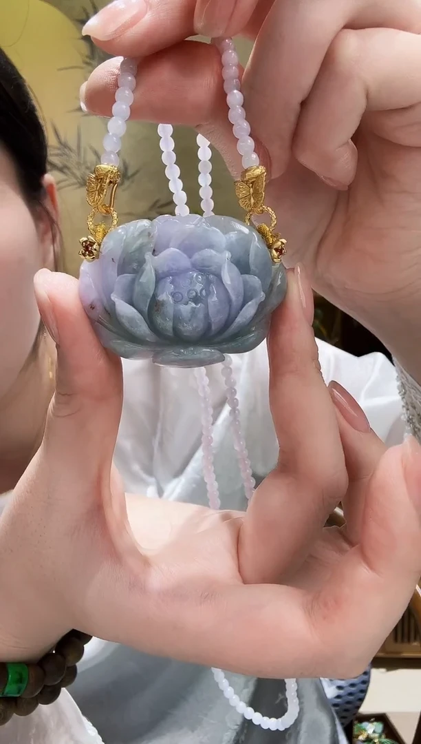 颈饰未镶嵌翡翠吊坠