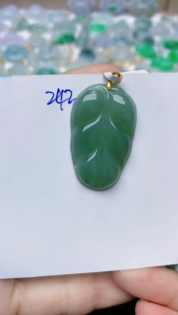 【闪购商品】翡翠颈饰18K金镶嵌天然翡翠A货