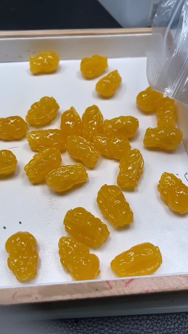 裸石蜜蜡未镶嵌C503 蜜蜡皮休（通孔）1个5元