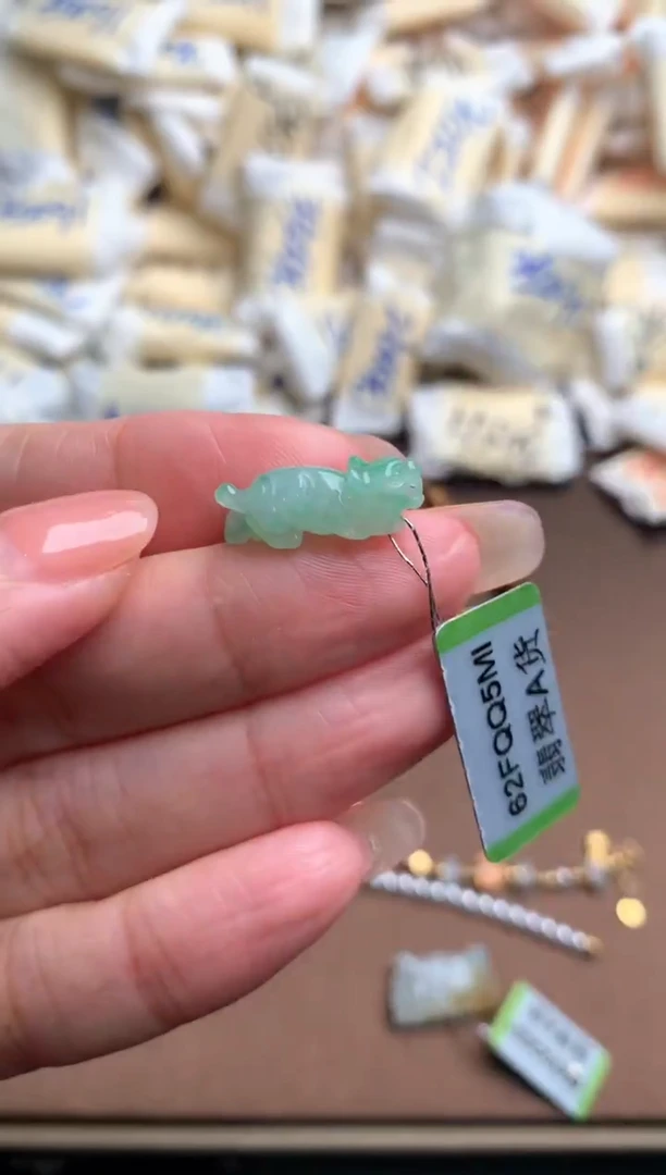 未镶嵌挂件翡翠一老虎