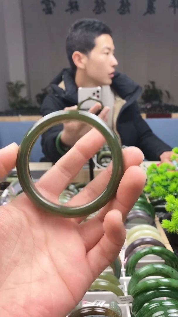 【闪购商品】和田玉手镯未镶嵌59