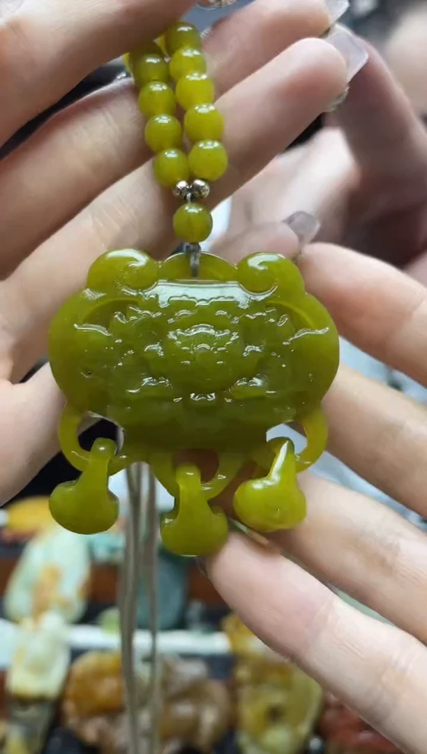 未镶嵌岫玉吊坠·