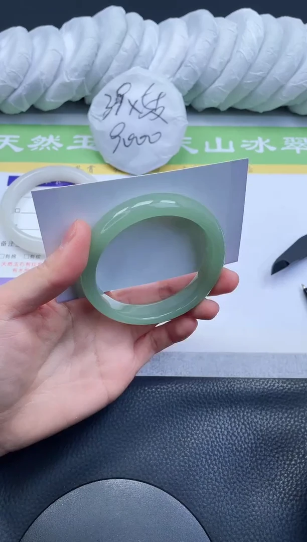 【闪购商品】石英质玉手镯未镶嵌A75-58+