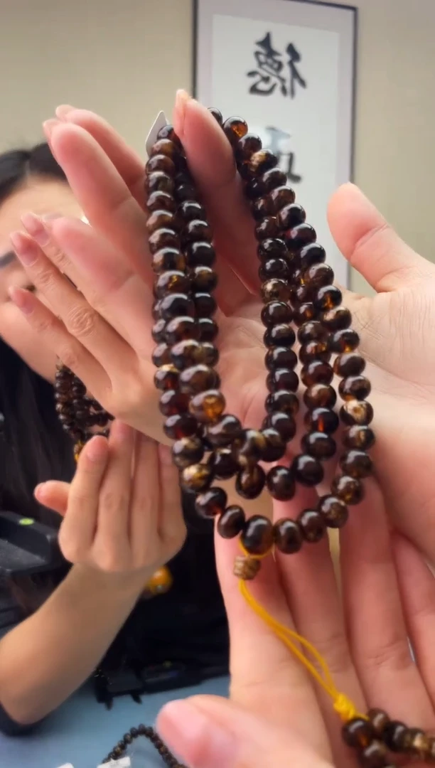 琥珀未镶嵌珠宝奇石T8+黑花假一罚十，多样性发一件