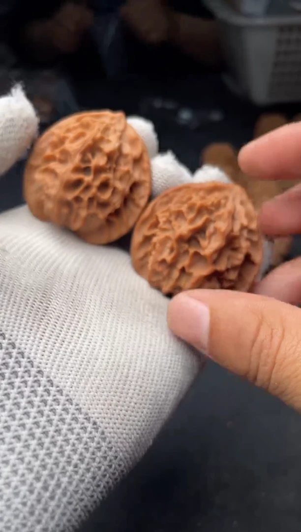 把件桃核a88  龙鳞  42尺