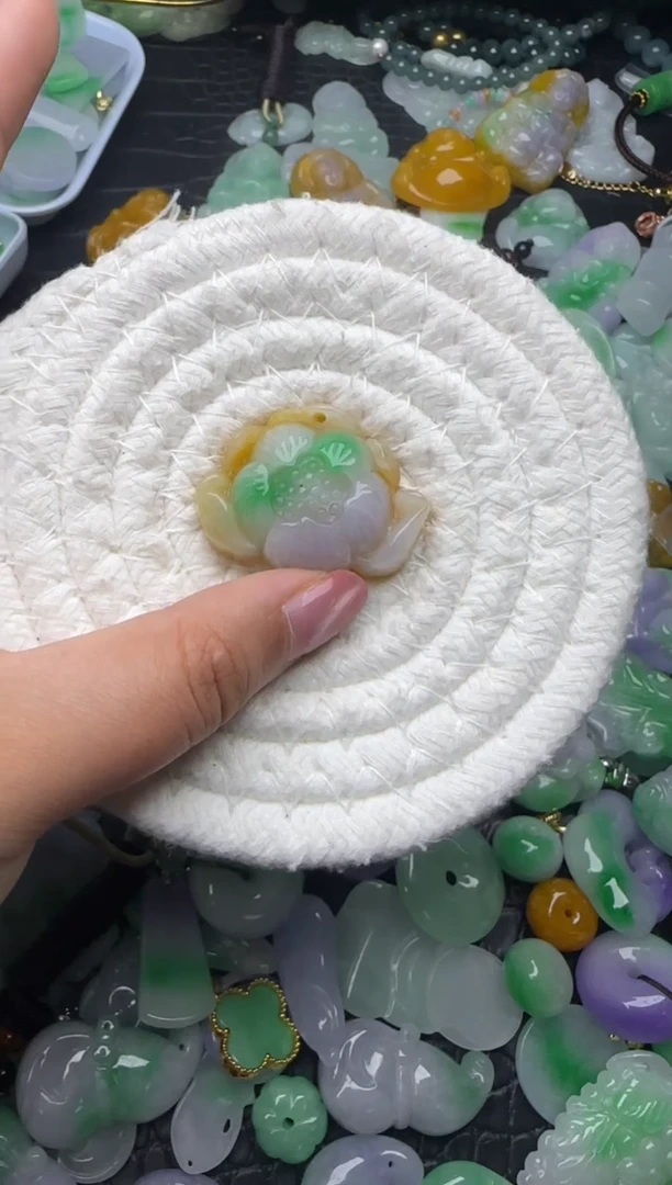 颈饰未镶嵌翡翠缅甸翡翠吊坠