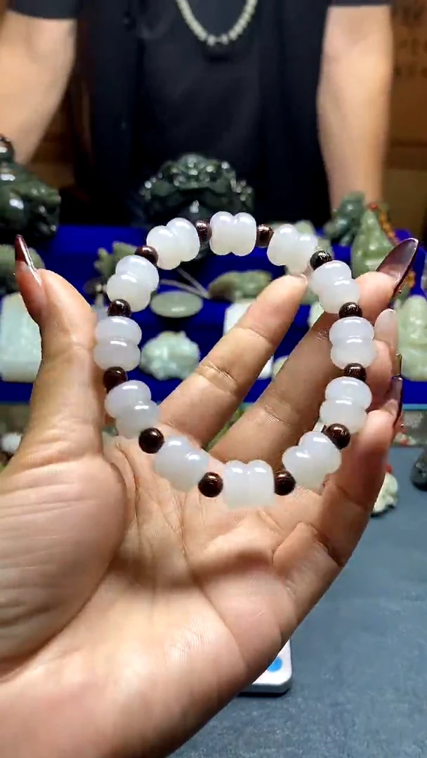 颈饰未镶嵌和田玉拍一发一