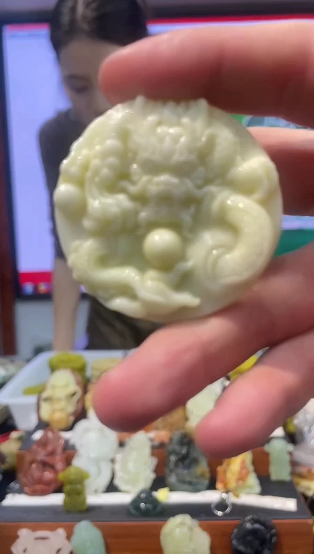 【闪购商品】岫玉吊坠未镶嵌·多样性发货*拍一发一