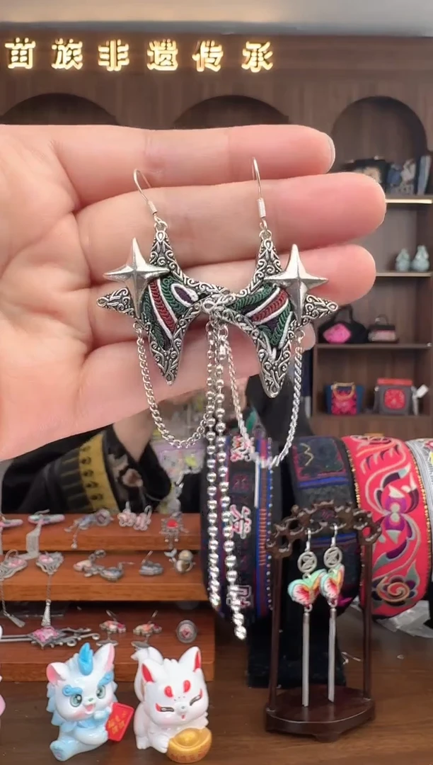 【闪购商品】织绣扶光苗绣传承271