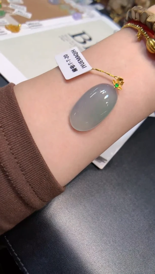 吊坠(不含链)18K金镶嵌翡翠福瓜