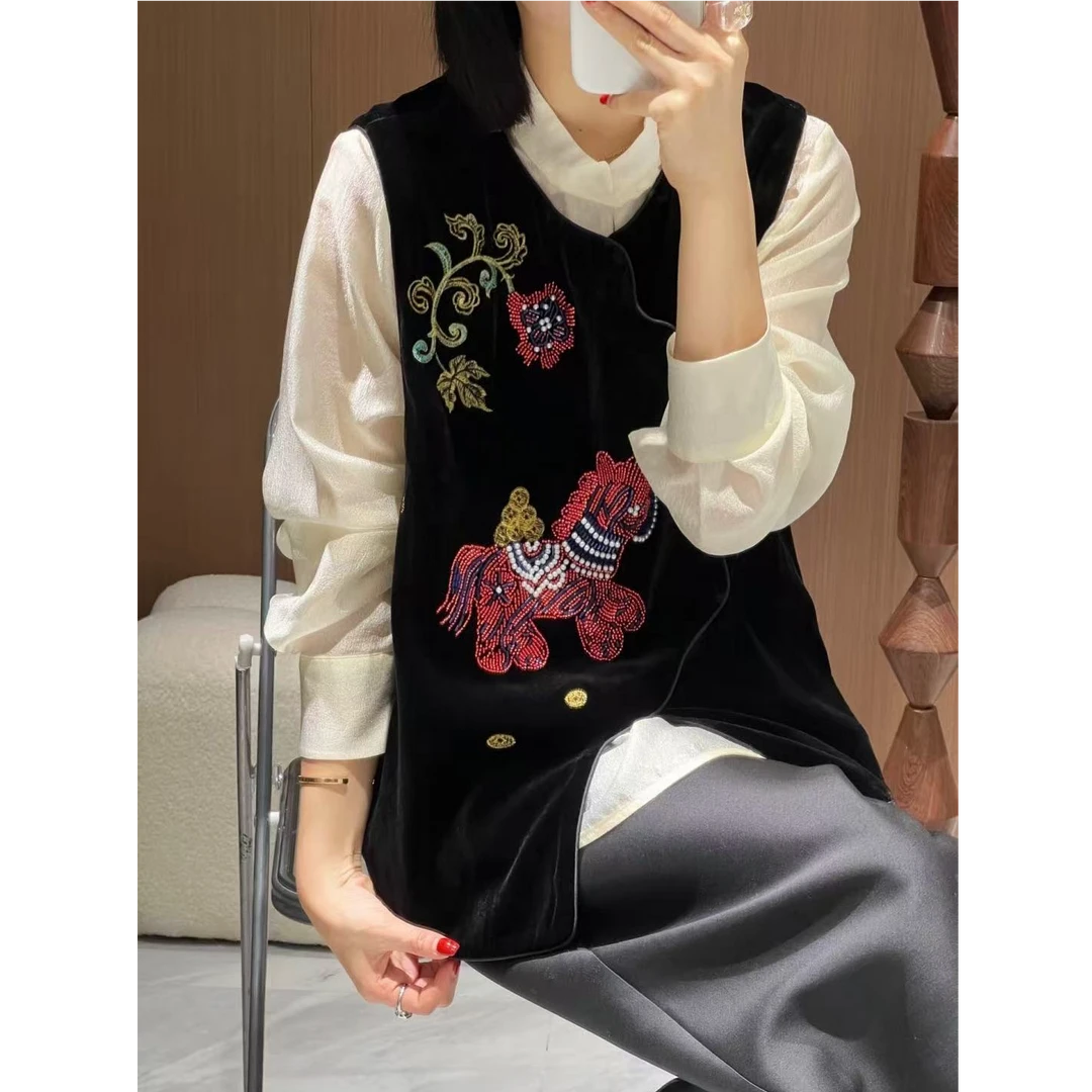 26《马上有钱》早春新款重工刺绣带钻桑蚕丝绒无袖马甲