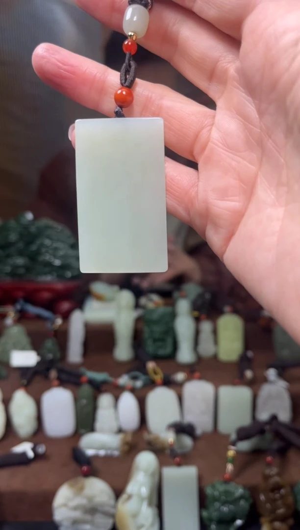 颈饰未镶嵌和田玉·