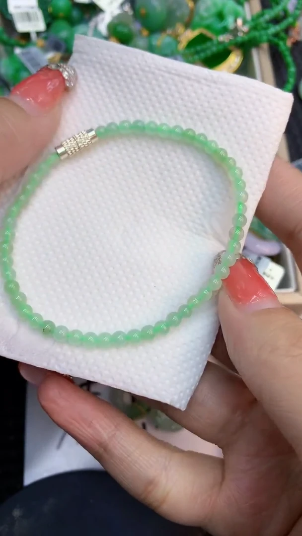 颈饰未镶嵌翡翠1