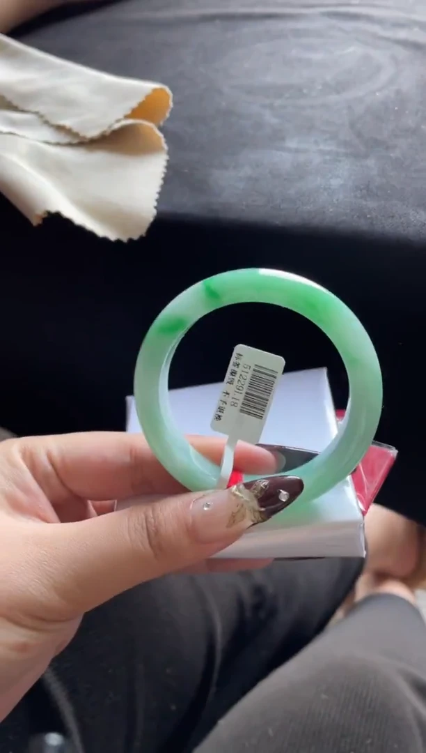 未镶嵌手镯翡翠三天鉴赏期