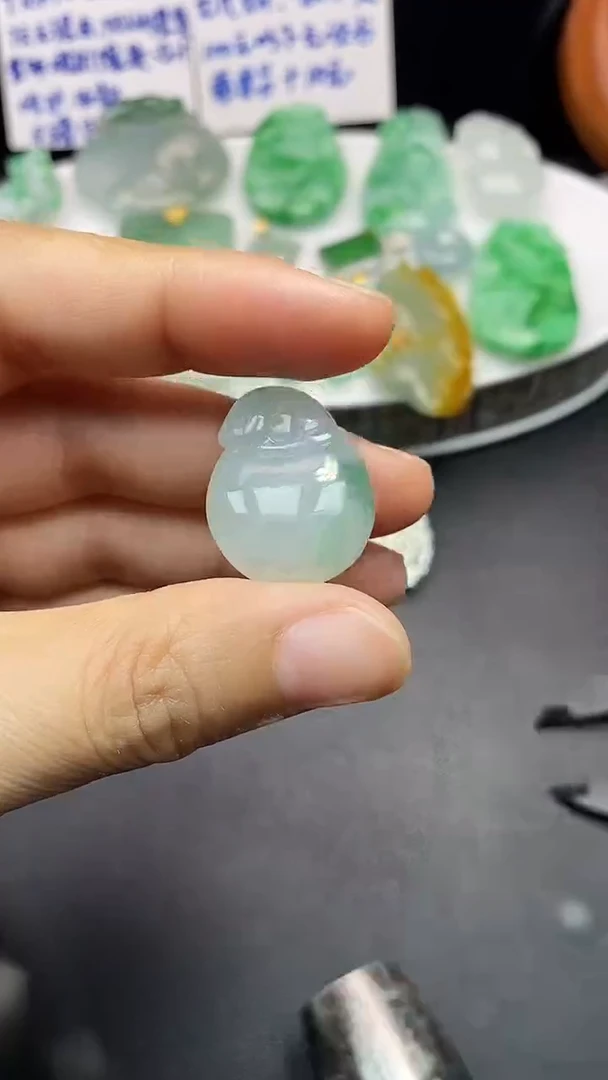 颈饰未镶嵌翡翠吊坠