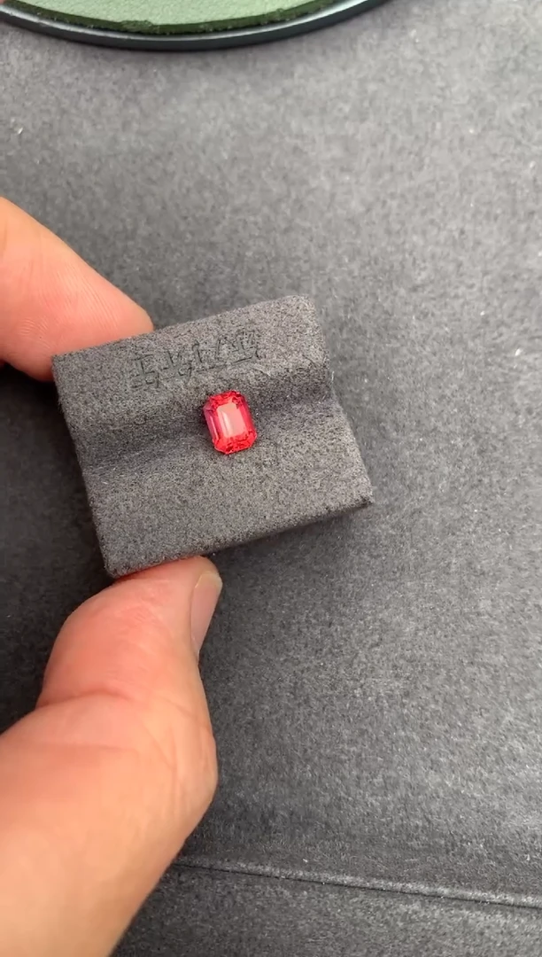 未镶嵌裸石尖晶石1.09ct 粉尖晶 定制 BH