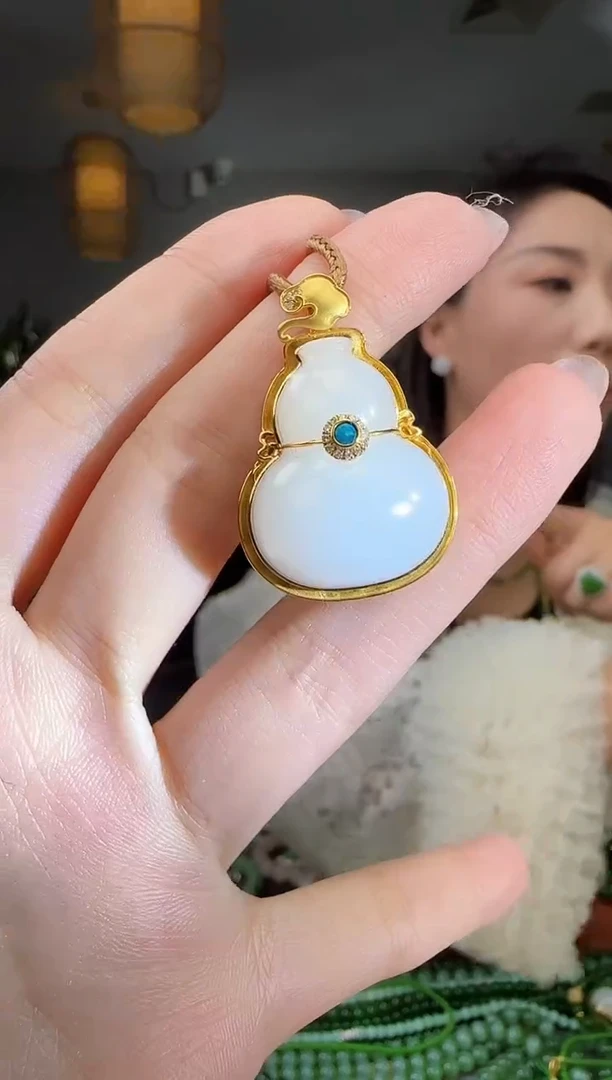 吊坠(不含链)18K金镶嵌和田玉1