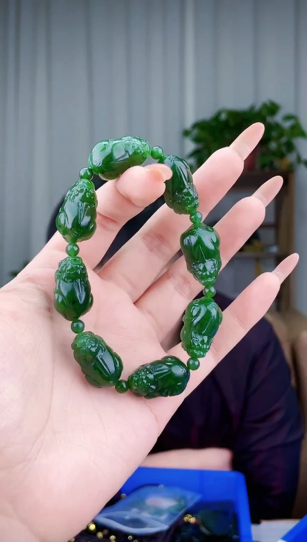 未镶嵌和田玉挂件老*拍一发一，多样性发货！