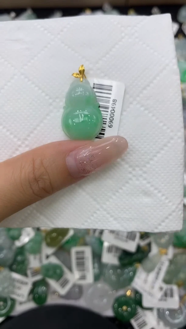 颈饰18K金镶嵌翡翠1111111111