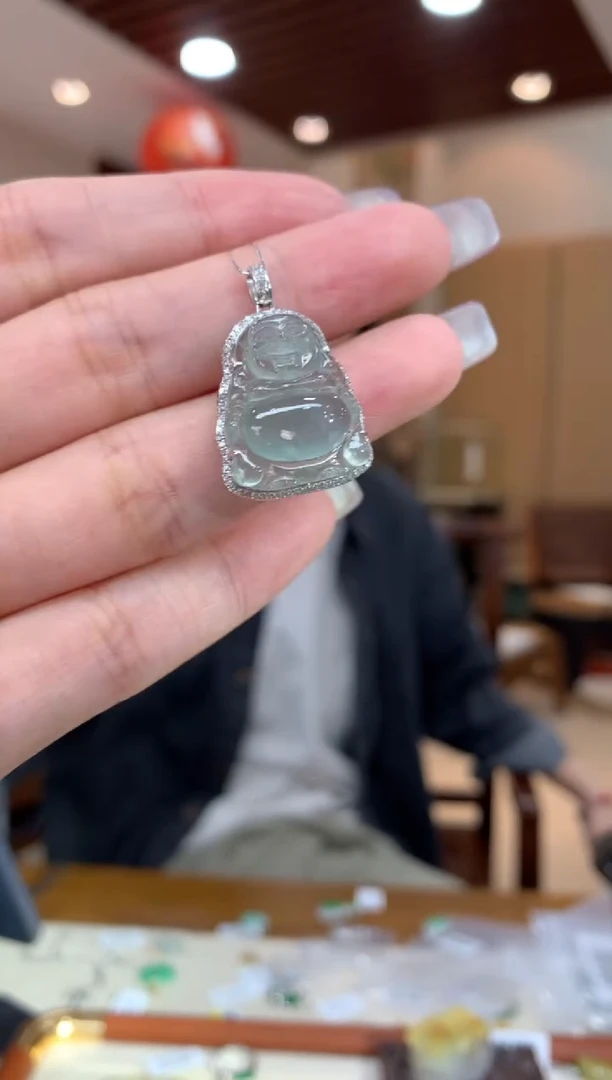 吊坠(不含链)18K金镶嵌翡翠站佛