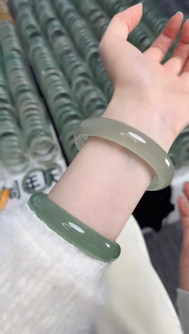 未镶嵌手镯石英质玉3-62.7圈口